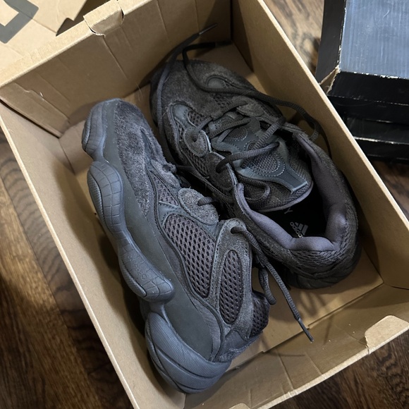 Shoes - Picture 4 of 4